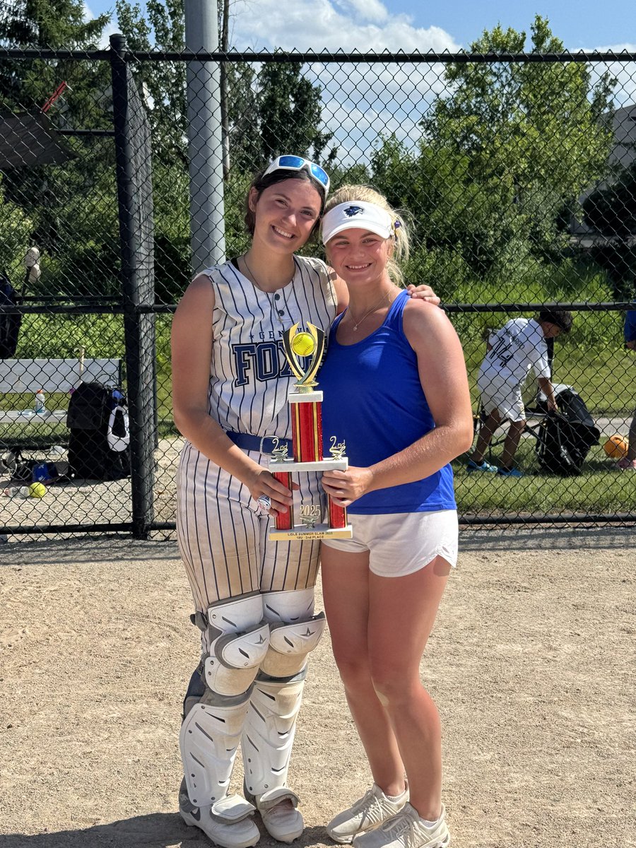 chloe_wilson14's tweet photo. @FoxesSikon Went 4-2 this weekend and finished 2nd in the tournament! So proud of this team—we showed up and competed in the heat. Couldn’t ask for a better group to battle with 🥎🔥#SoftballLife @TopPreps @CoastRecruits @SoftballHome @SBRRetweets https://t.co/QYofIr9OS2