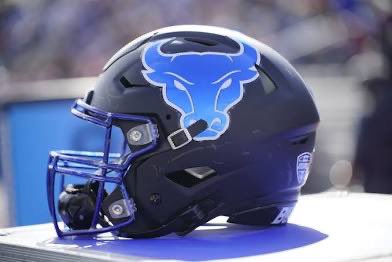Thank you to <a href="/ronwhitcomb/">Ron Whitcomb</a> for inviting me to the Ub prospect camp and <a href="/coach_cope/">Holman Copeland</a> for the amazing db training 
#hornsup #UB #Football