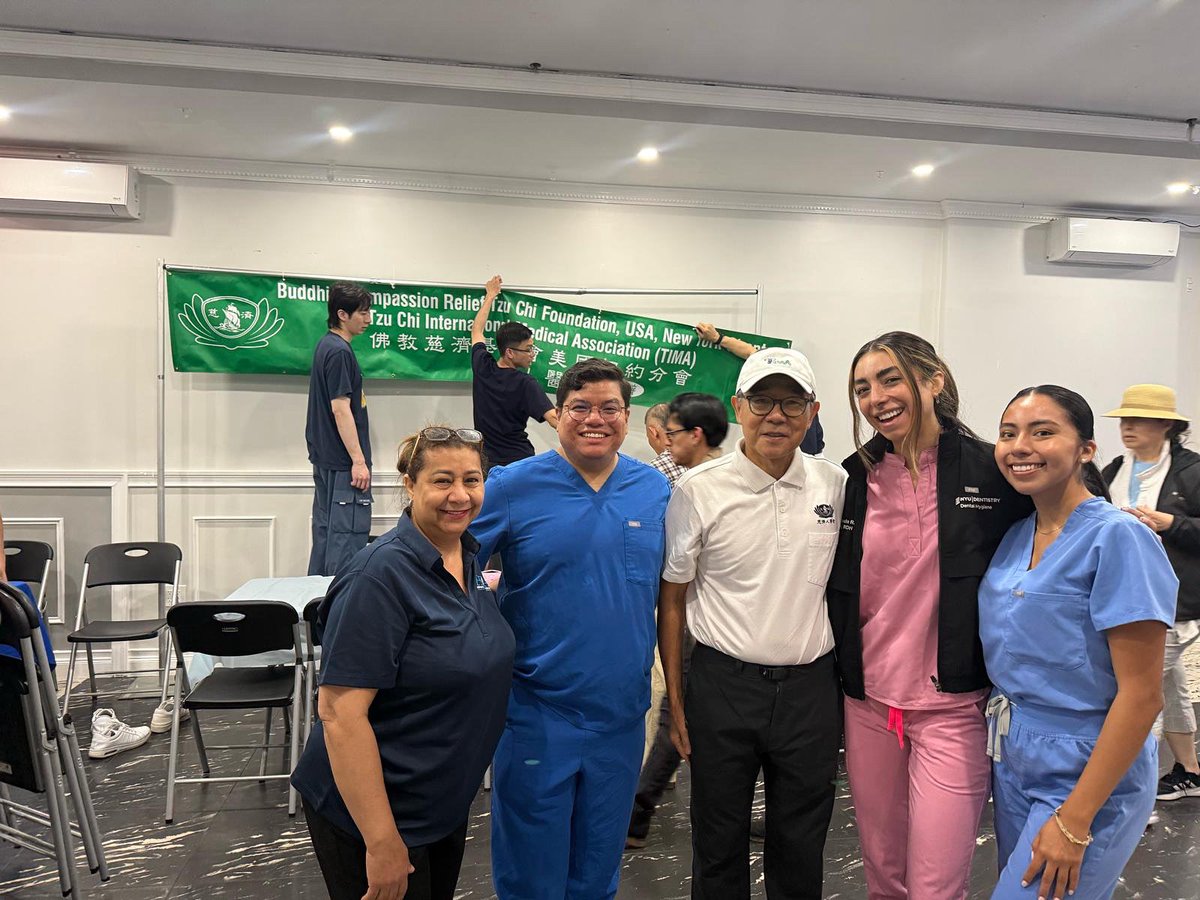 Today, the NYHDA chapter was part of a clinical service event with Zuchi Foundation and Brigada Foundation, serving more of 80 patients, including our Hispanic community in New York City.
Thank you for your service Dr. Arelys Santana DDS and Jose Cantuna!
#SomosHDA #WeAreHDA