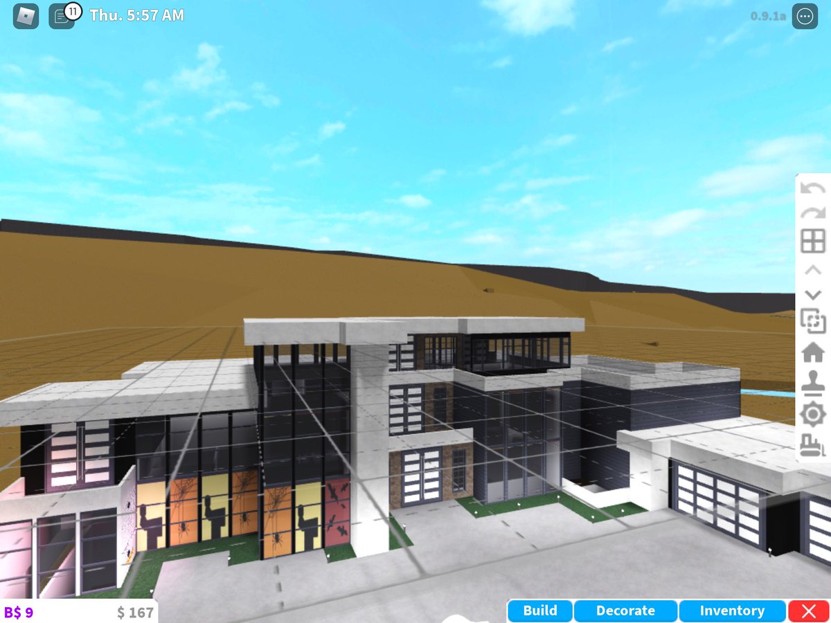 JayzerzYT's tweet photo. @glossieyt 2020 Bloxburg house + more https://t.co/73jWOOZdu3