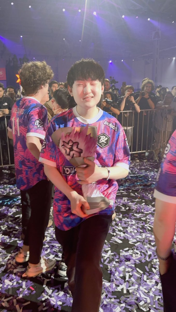 ferrarieq6k's tweet photo. Bonus 😉 pic of my baby @Jingggxd 🐹🤏🏻💕 for all da fan girls **winks** 🎉Congrats 🥳 to my cutie baby for winning Masters Toronto🏆😘🍾🎈🎊 https://t.co/B9O7UyEWHi
