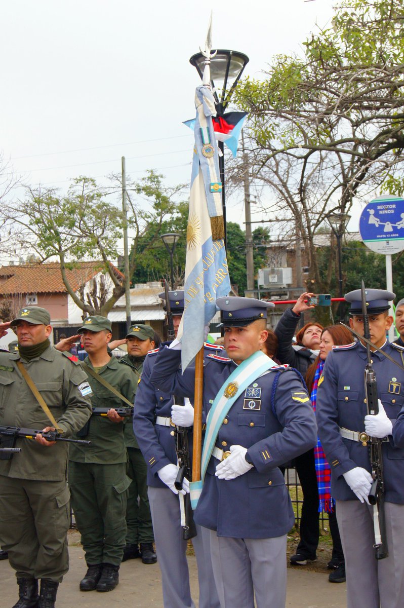 esesc_argentina's tweet photo. Te mostramos mas imagenes de lo que fue la jornada del día sábado en la Plaza Güemes, donde la #ESESC, participó junto a la Gendarmería Nacional, Bomberos Voluntarios, Policía y distintas organizaciones civiles que representaron un espacio dedicado al General Güemes. https://t.co/ZBMllvtoJF