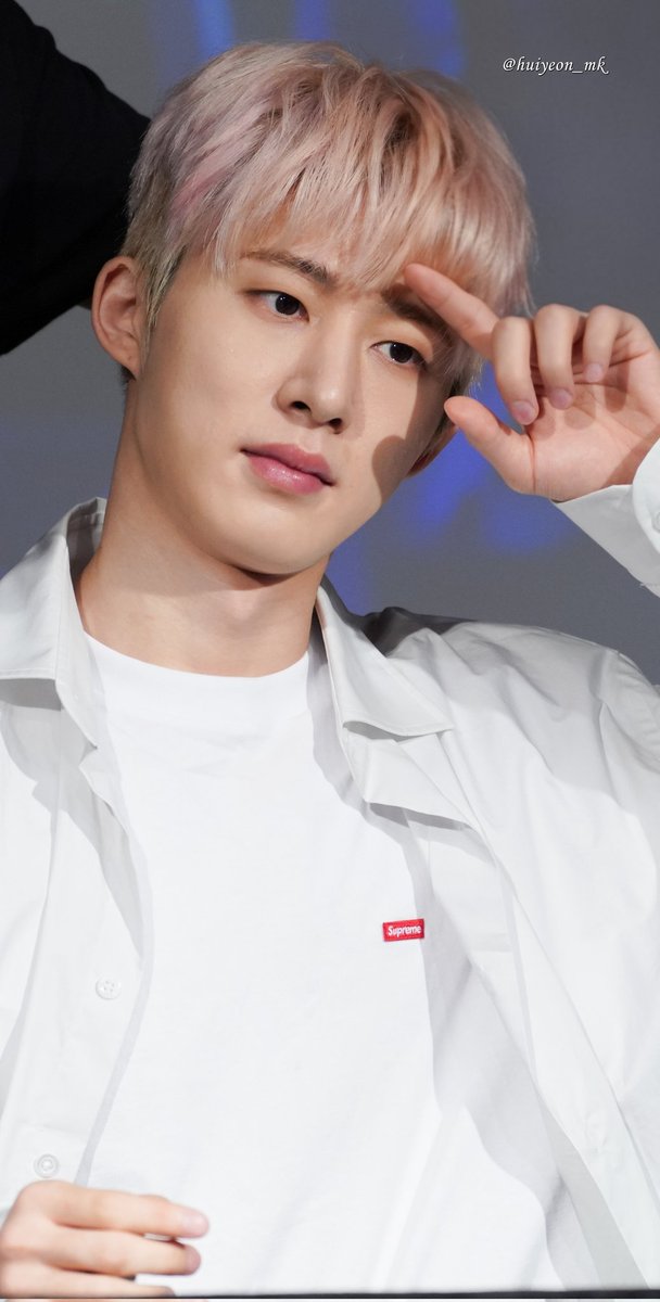 총명 강아지 한빈이😊
계속 귀여워 지는 중

250622 블루드림미디어 팬싸
#김한빈 #비아이 #BI
<a href="/BI_131official/">B.I Official</a>