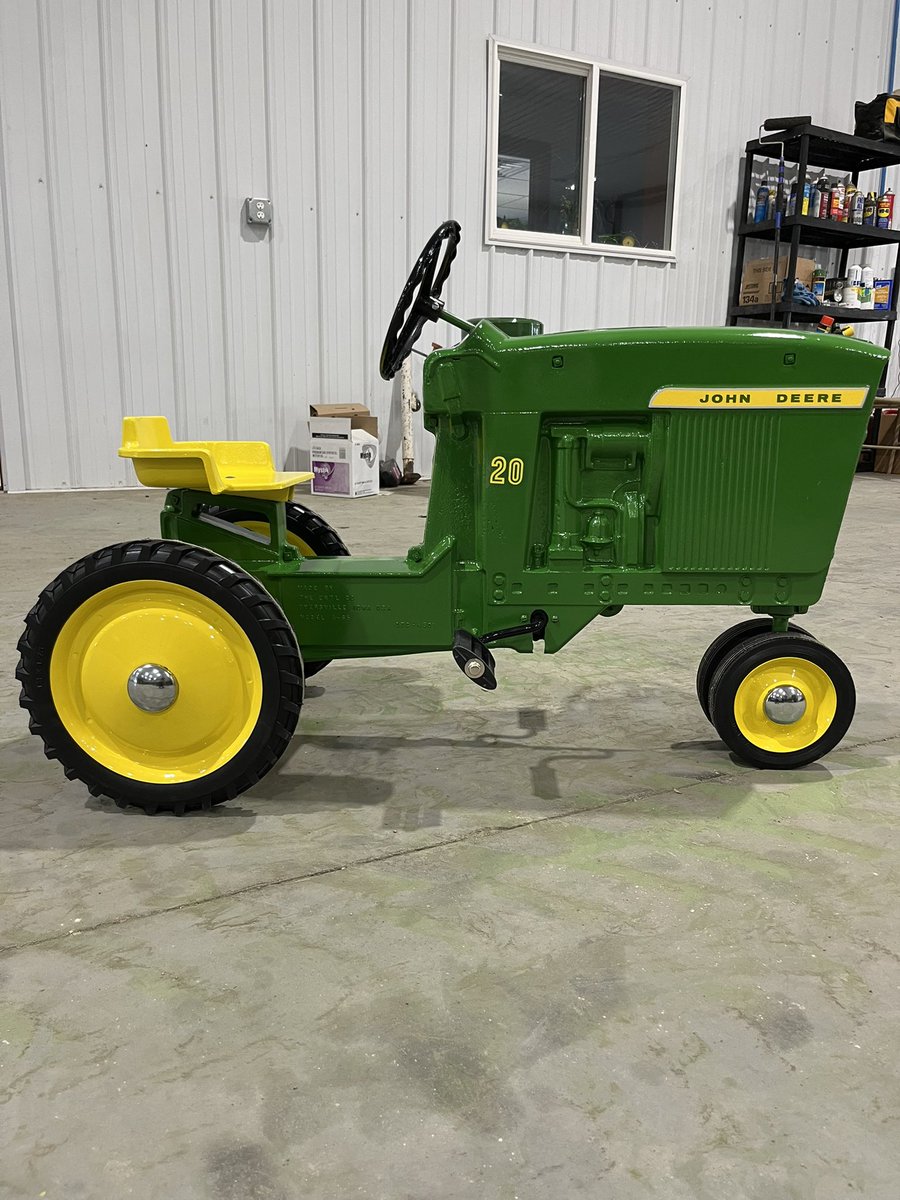 Chad_Spellman's tweet image. My oldest son Jay restored a pedal tractor for #4h tractor is now #andyclean @apasztor82