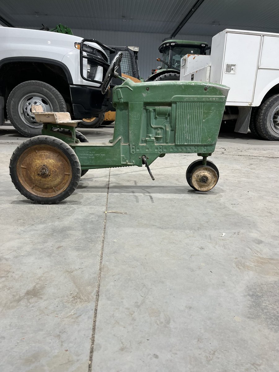 Chad_Spellman's tweet image. My oldest son Jay restored a pedal tractor for #4h tractor is now #andyclean @apasztor82