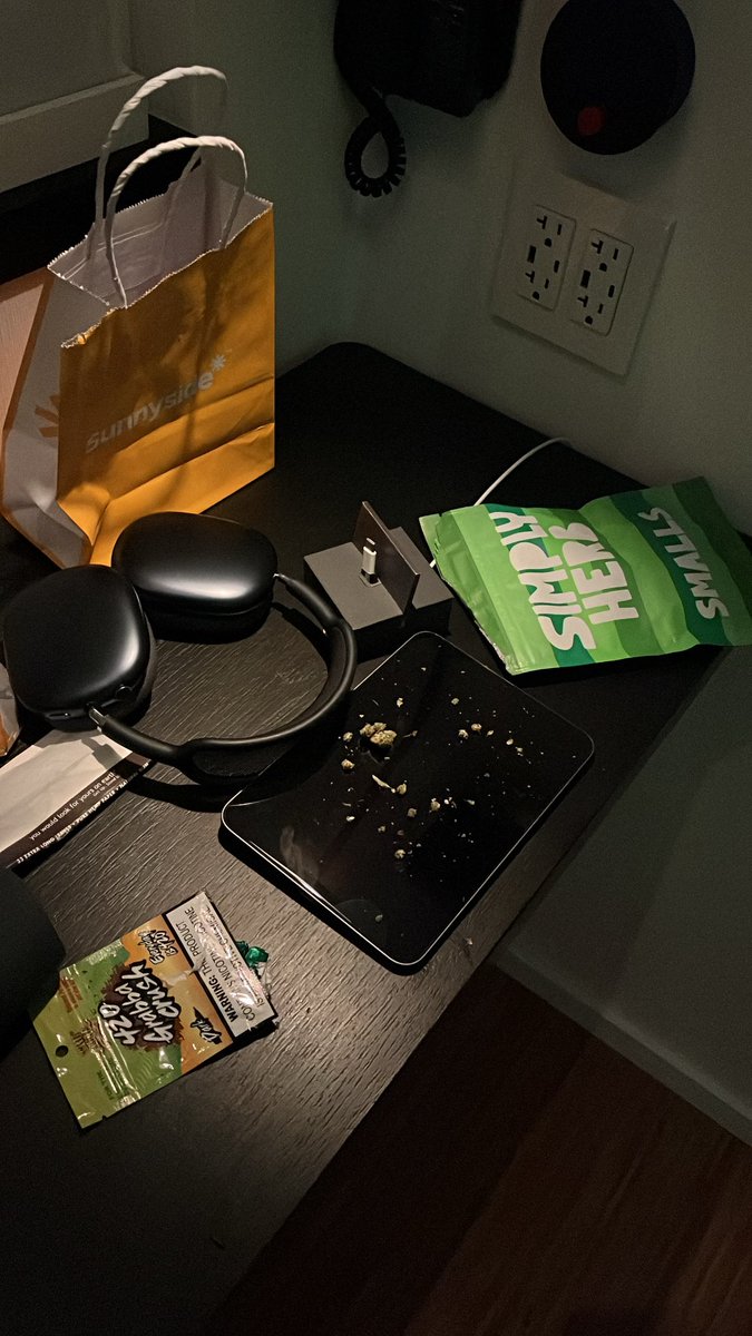 rroxket's tweet image. Turn the hotel ipad to a rolling tray