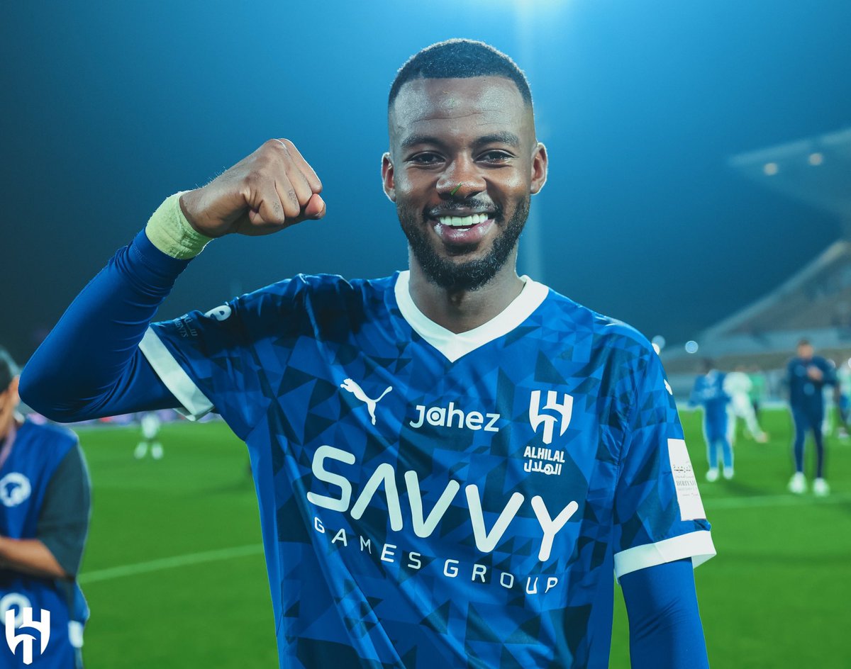 #الهلال_سالزبورغ
#تمبكتي عن 1000 رجال في أرض الملعب ،،
الله لايسامح جيسوس لا دنيا ولا آخره .