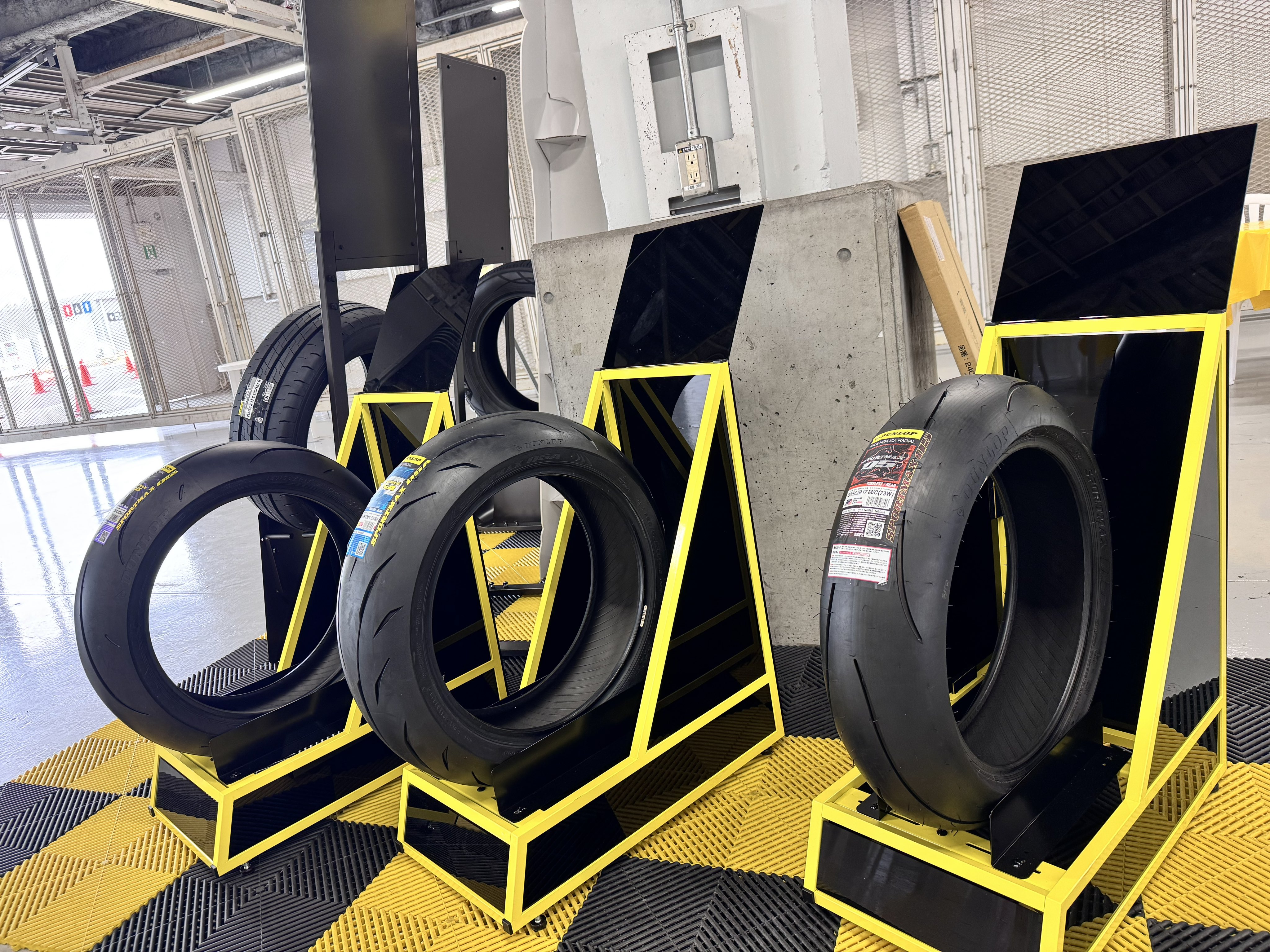 DUNLOP Motorcycle Tyres (ダンロップ二輪タイヤ公式アカウント