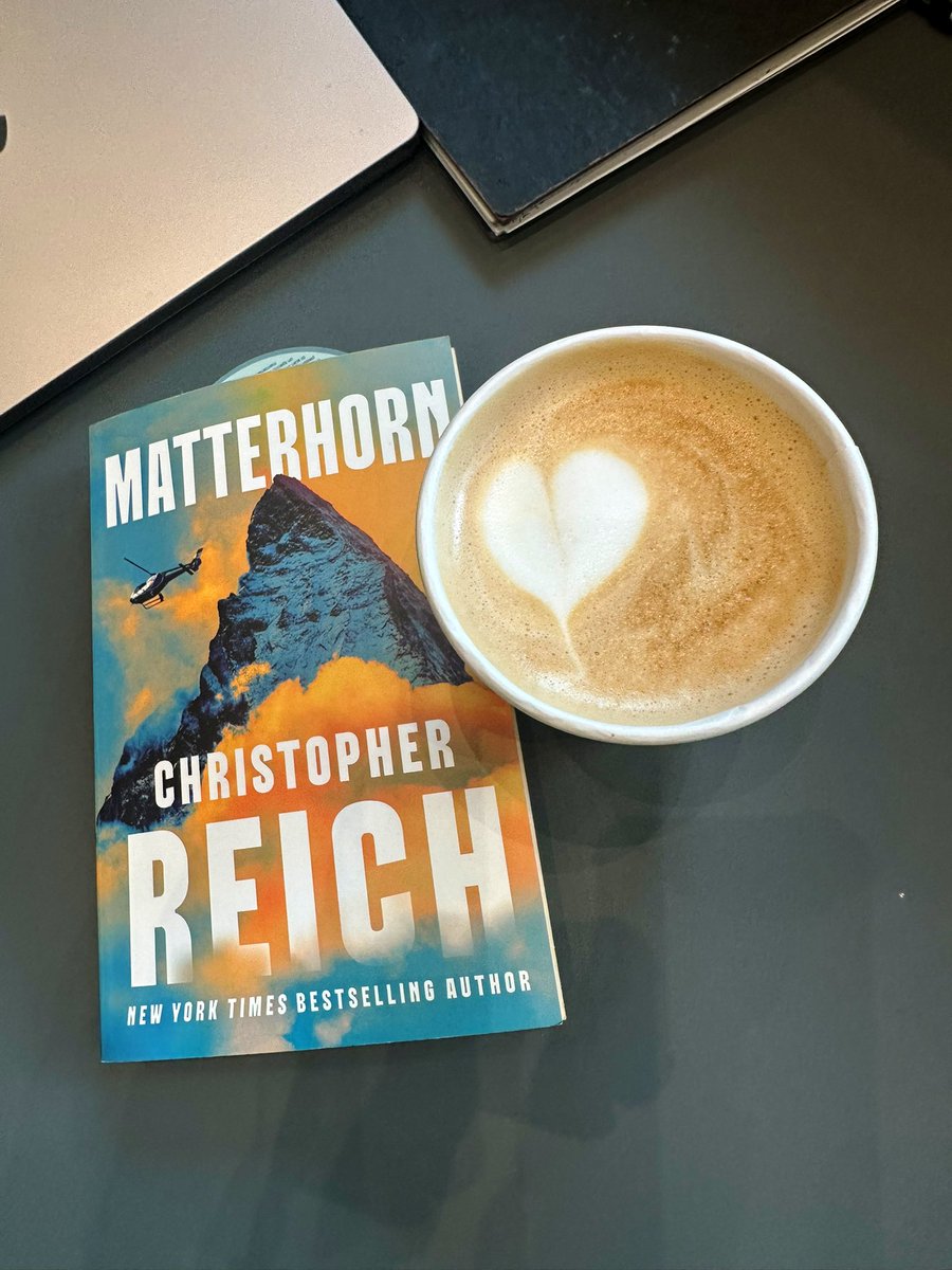 free_style_chef's tweet image. Coffee and book time. 

What are you reading?

#coffee #avidreader #reading