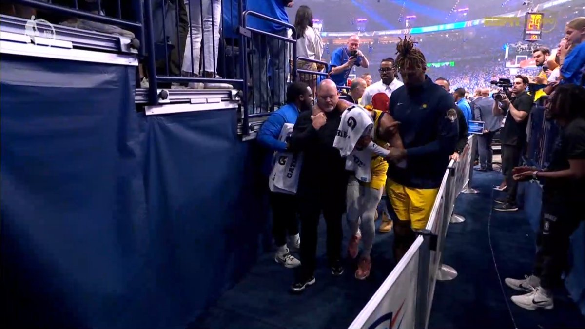 CBSSports's tweet image. Haliburton was unable to walk off under his own power. Helped to the tunnel.