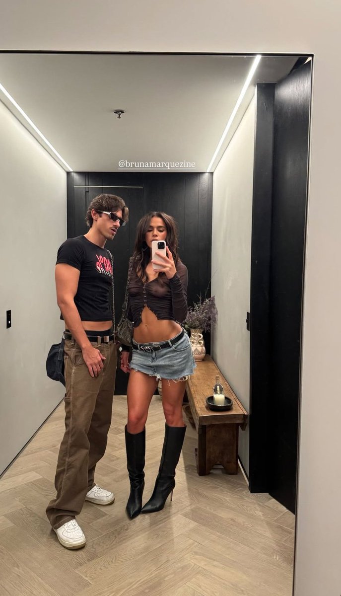daneldix's tweet image. chega me dar calafrio de ver o quão gostosa a bruna marquezine é