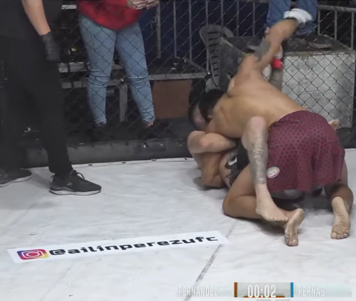 MMA Latinoamérica (@clubdelasmma) on Twitter photo Che <a href="/Barrelelapierna/">Barrele la pierna</a> pasamos de la jaula de MMA México a esta de SFH con la publicidad del IG de Ailín Pérez 😬😬 no hay punto medio 🤣 Che <a href="/Barrelelapierna/">Barrele la pierna</a> pasamos de la jaula de MMA México a esta de SFH con la publicidad del IG de Ailín Pérez 😬😬 no hay punto medio 🤣