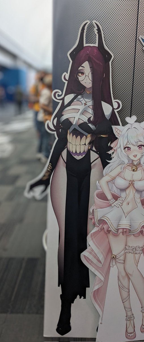 Found Vienna and giwi standees 😭🥺