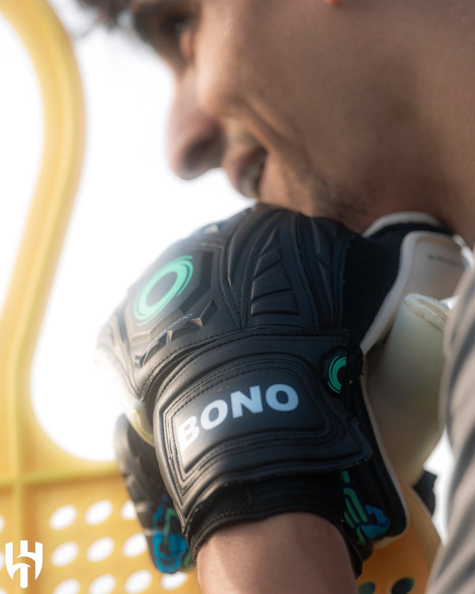 🚨🚨🚨🚨🚨🎙️ بونو:

"أقول لجمهور الهلال، تابعونا في المباراة القادمة." 😰💙💙💙💙💙