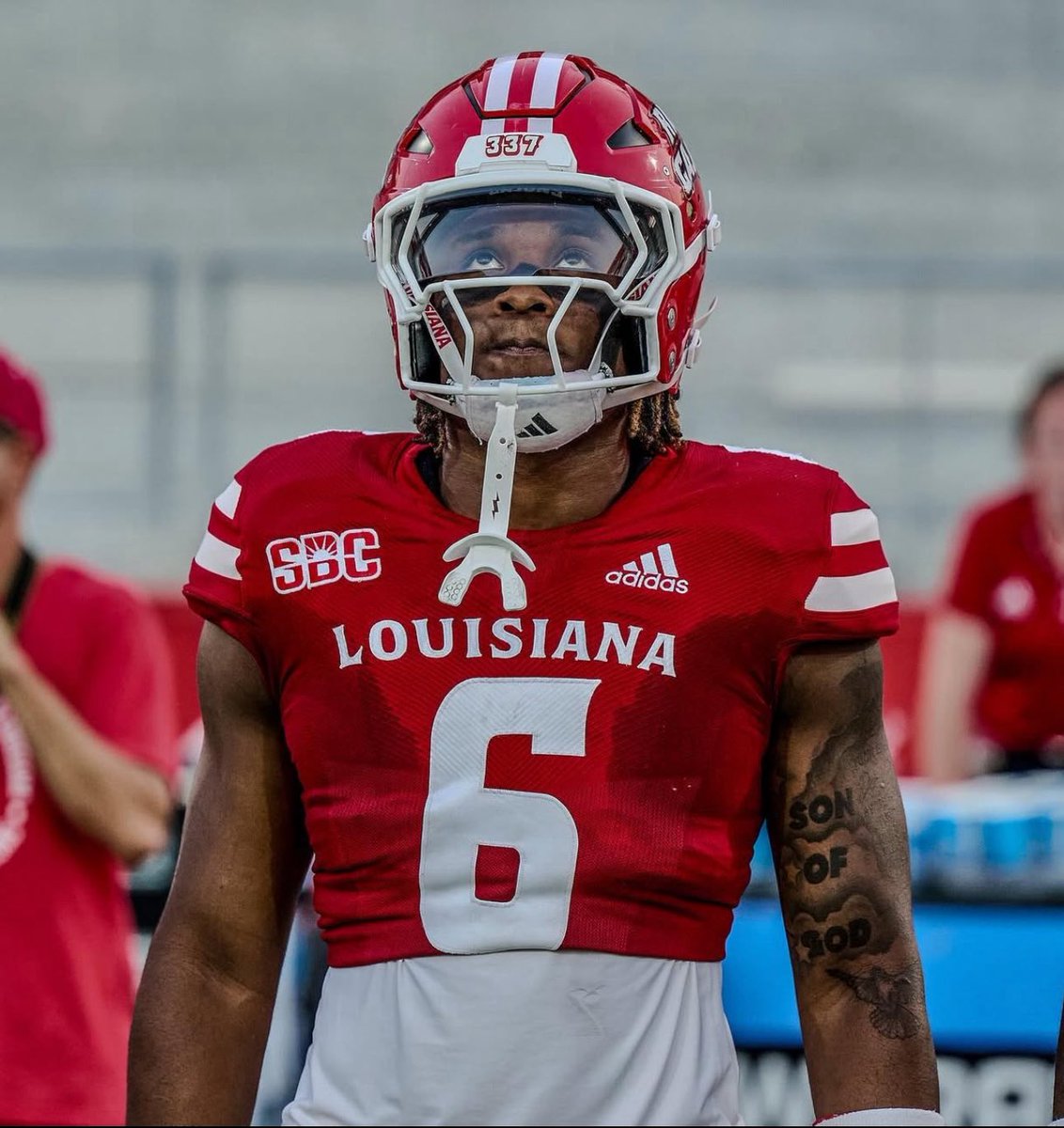 DavonSmith09's tweet image. #TYJ After a great camp and conversation with @michaeldes1 and @CoachMGiuliani , I am blessed to receive another D1 offer from @RaginCajunsFB! #cULture⚜️
@DezBlackCoach @DonnieBaggs_ @coach_u87 @Coach_Bragg @CoachStoker @fb_westfield @adrianhalljr @CoreyThomas337