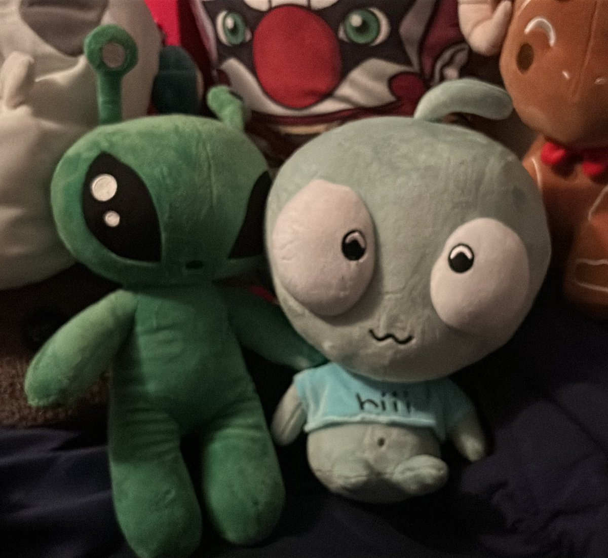 TwirkingMosiah's tweet photo. the aliens https://t.co/6j0o4LF0ms