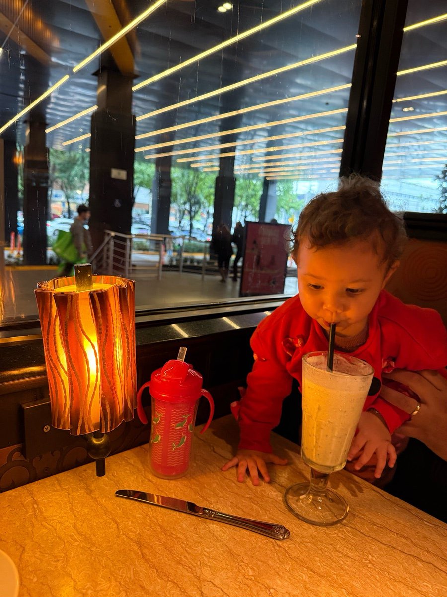 StefGuzmanP's tweet photo. I'm at The Cheesecake Factory in Benito Juárez, Mexico City https://t.co/yJZbevYP4g https://t.co/POoz5Yd7wF