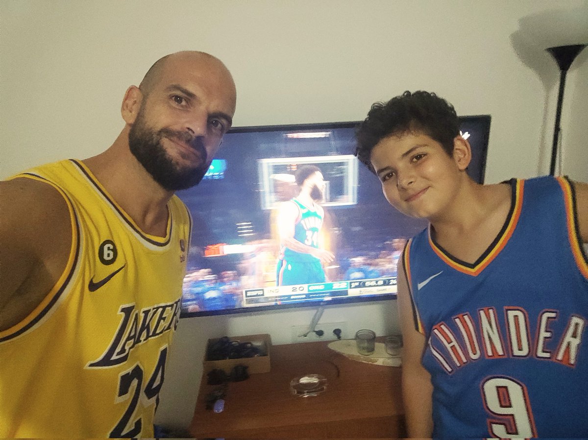 Juanitus1979's tweet photo. Pero Caru!!!! #LasFinalesDeTodaLaVida https://t.co/kqb6Asg0fh