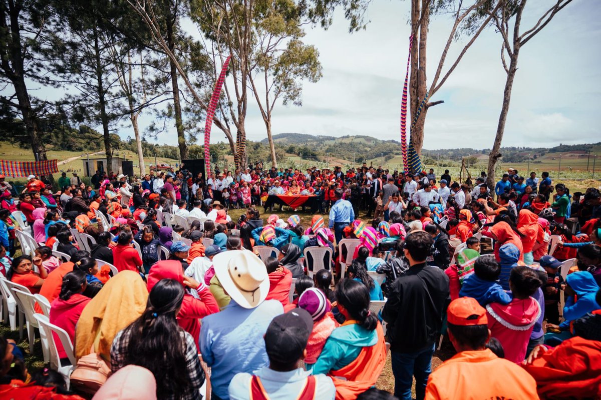 Hoy, el pueblo originario Lenca abrió su corazón para recibir con calidez a la candidata <a href="/riximga/">Rixi Moncada</a>👩. Con una cátedra llena de sabiduría 🎤 y el firme compromiso de seguir trabajando por los pueblos originarios, reafirmó su voluntad de fortalecer la riqueza cultural que