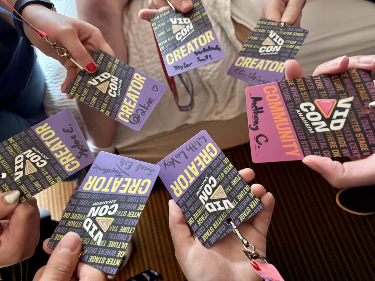 <a href="/VidCon/">VidCon</a> 

What an absolutely amazing experience. 

I am going to miss everyone so much 😭
Hopefully next year we do a runback.