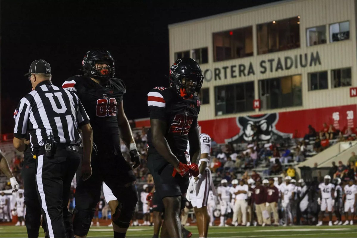 GREAT day to be a Gov! Just got off the phone with another difference maker in 2026 class that wants to be a Gov. Back to back huge additions and our future couldn’t be brighter! The 2026 class couldn’t be off to a better start. Let’s Go Peay!
