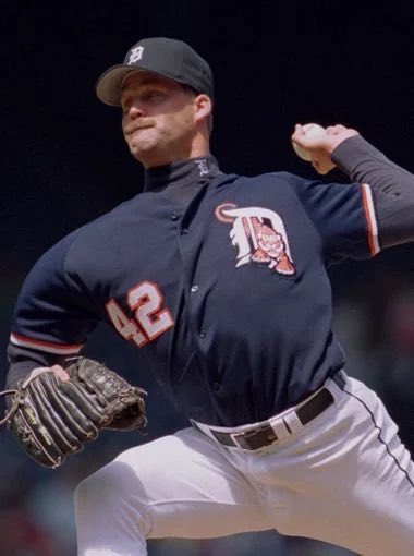 TIGERFANUSN's tweet photo. Should the Tigers bring the 1995 alternate jersey back for a couple games? https://t.co/XlevWZRK2B