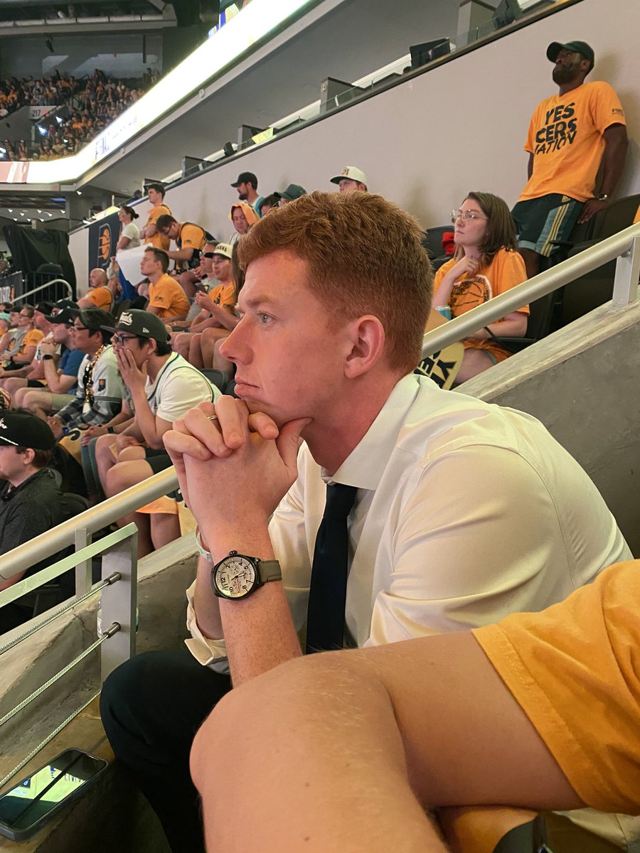 BayFerree's tweet photo. @ReporterEric @Pacers He is staying locked in to bring you the latest! https://t.co/bV91gdFH0h
