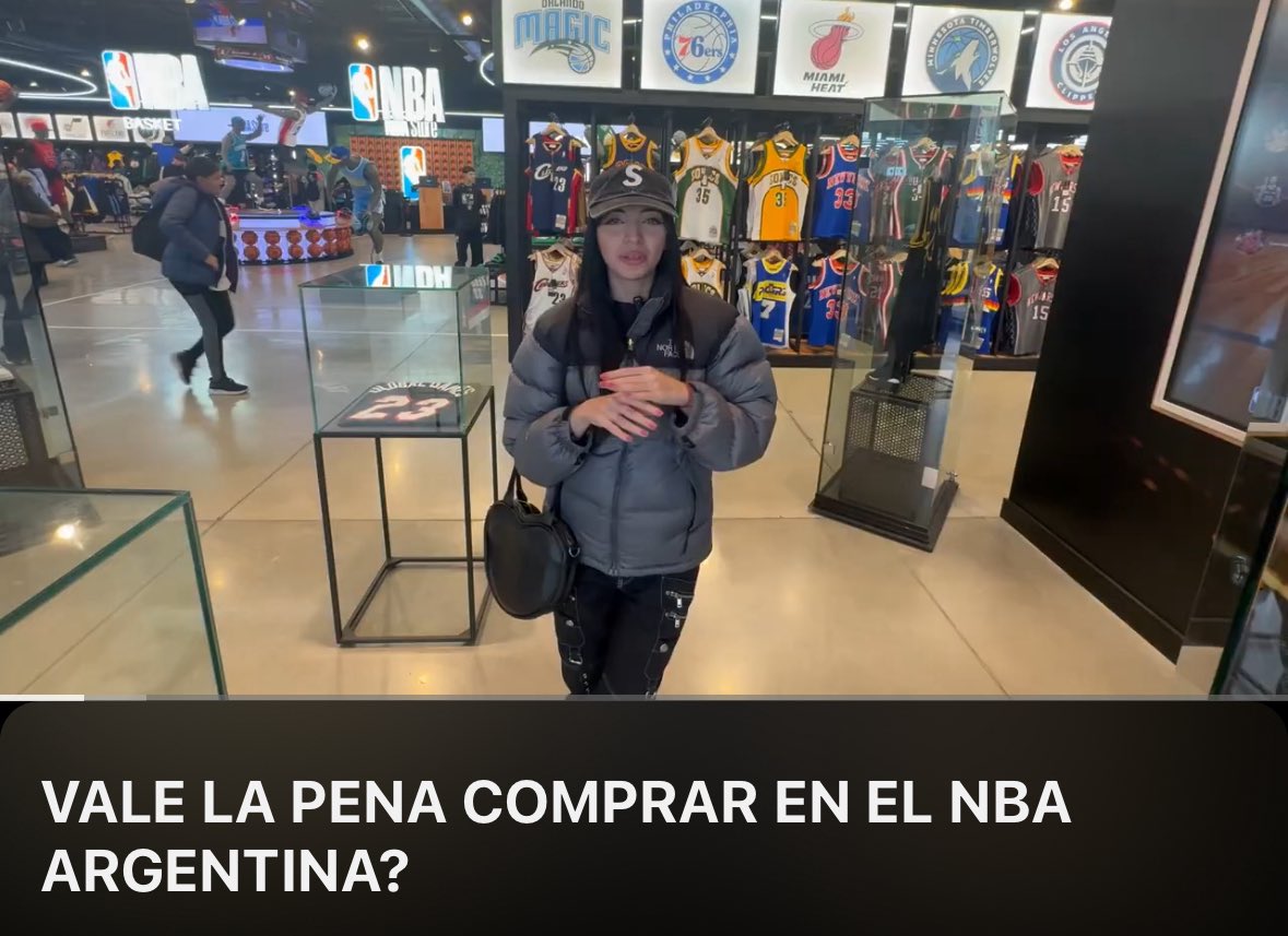 Empecé mi canal de YouTube mostrando locales, ropa, zapatillas, hablando un poquito de moda y salidas 🥺 me dio mucha vergüenza hacer esto y tiene bastantes fallas pero me divertí y quiero seguir subiendo (dándole like o comentando me ayudan un montón) 

youtu.be/EXWVWamx3zM?fe…