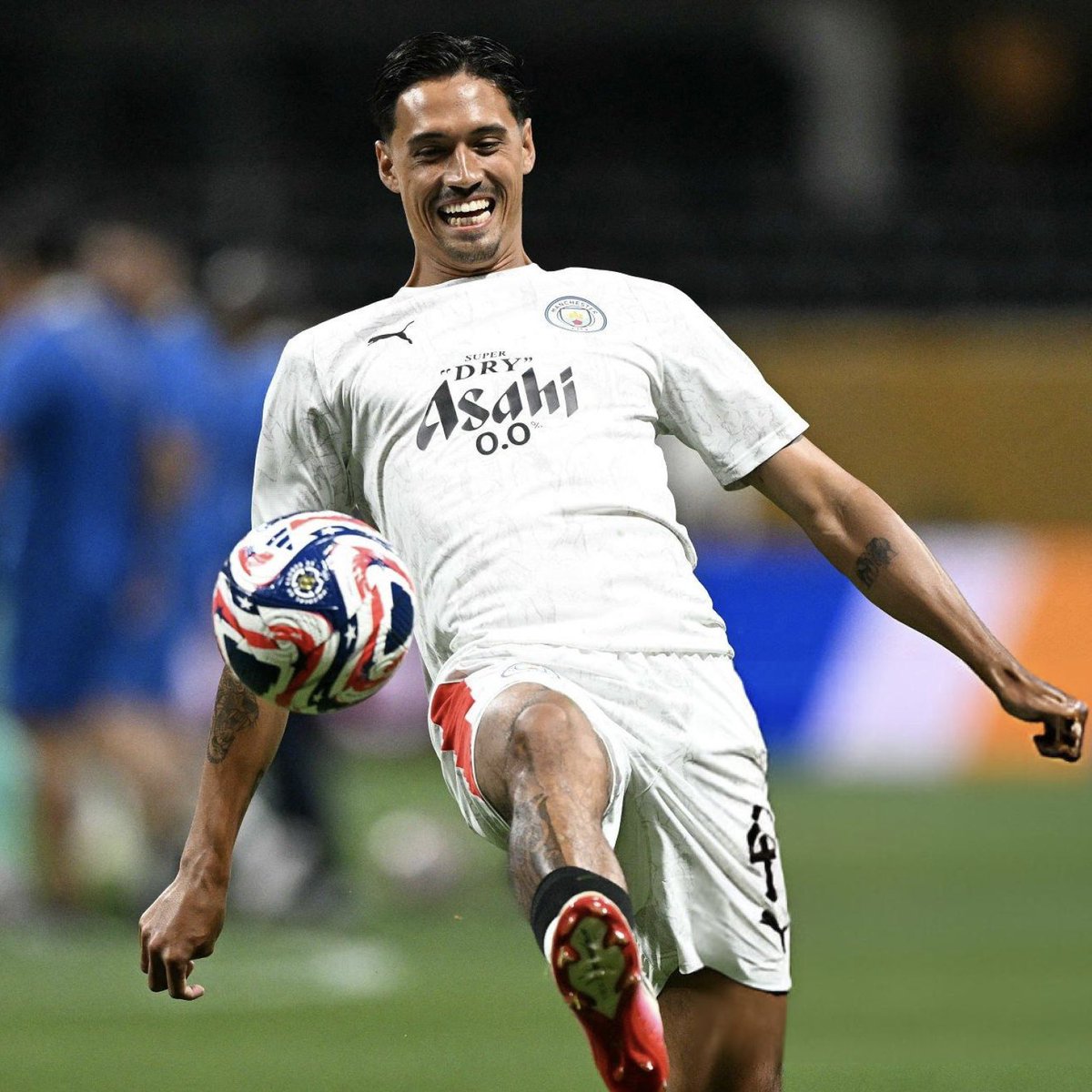 Looking alright in all white. 🤍

🌍📺 Watch FREE on DAZN: bit.ly/3I7gDbG #AD