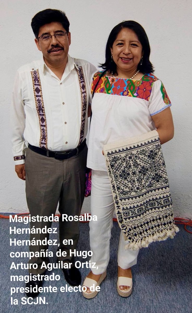 Hugo Gallardo (@hugogallardosg) on Twitter photo ROSALBA <a href="/rousss8/">ROSALBA HERNANDEZ</a>
HERNANDEZ, ORÍGEN Y DESTINO PARA UN PODER JUDICIAL AUTÓNOMO.
Decir que por primera vez una mujer indígena presidirá el Poder Judicial de Veracruz no sólo es injusto, sino hasta discriminante. ( <a href="/HectorYunes/">Héctor Yunes Landa</a> /articulista invitado).
mirevistaveracruz.com/mosno.php?nota… ROSALBA <a href="/rousss8/">ROSALBA HERNANDEZ</a>
HERNANDEZ, ORÍGEN Y DESTINO PARA UN PODER JUDICIAL AUTÓNOMO.
Decir que por primera vez una mujer indígena presidirá el Poder Judicial de Veracruz no sólo es injusto, sino hasta discriminante. ( <a href="/HectorYunes/">Héctor Yunes Landa</a> /articulista invitado).
mirevistaveracruz.com/mosno.php?nota…