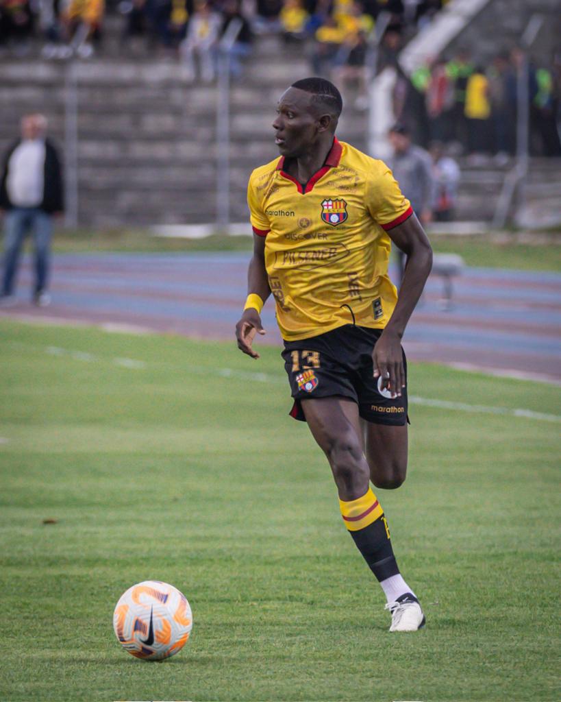 Min. 85 Variante ⬅️ Sale Janner Corozo ➡️ Ingresa Cristian Solano  #LigaEcuabet