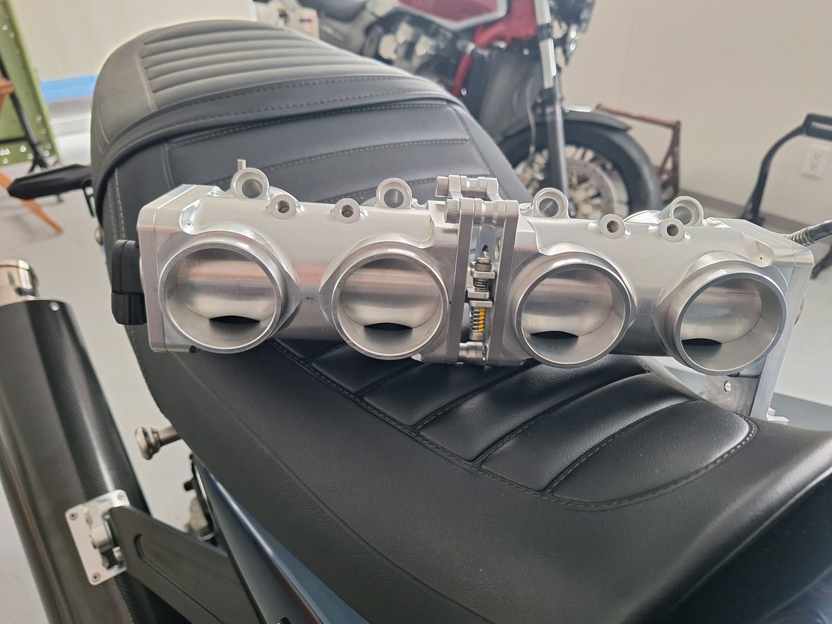 毎度です。 試作のZ900RS用アルミ削り出しスロットルボディが完成