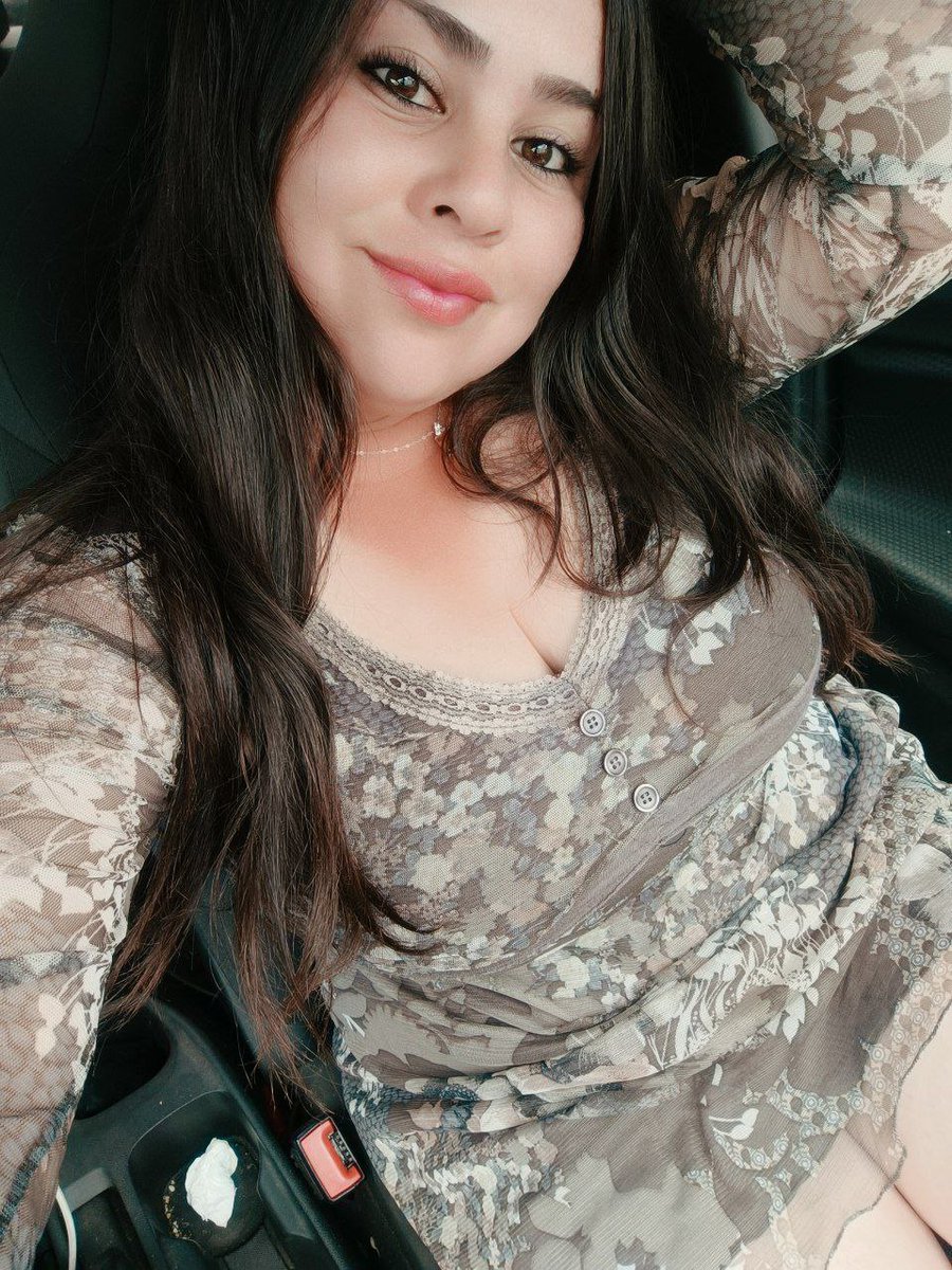 Quisiera hacer un cuarteto bien caliente🥵🔥 alguien que quiera culiarme? 👀🔥