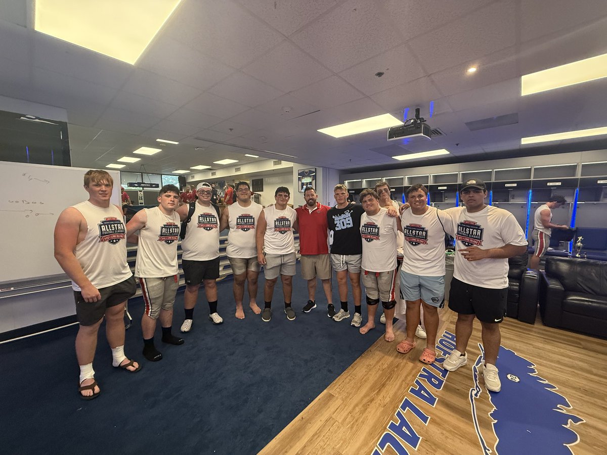 This offensive line group led the charge in a 33-15 victory over a loaded NYC team. They gave up ZERO sacks in 4 quarters of play, and dominated the line of scrimmage. What a great experience to coach so many great athletes and kids!