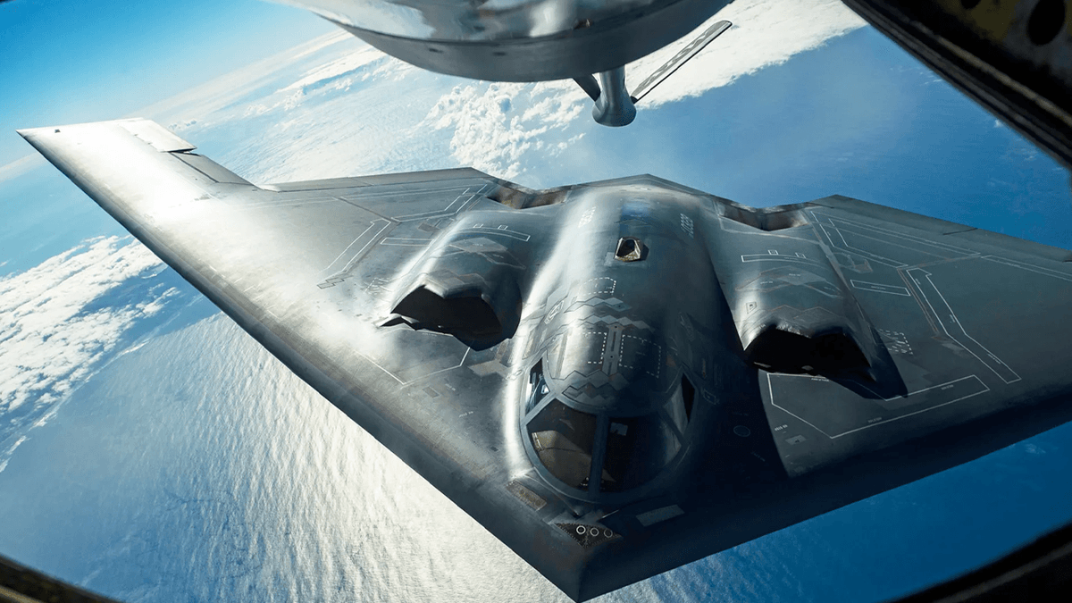 BitUltra_io's tweet photo. Geopolitical Shockwave Rattles Crypto Market 📉

President Trump's announcement of a successful US airstrike on Iran sent immediate tremors through the digital asset space.

- Bitcoin recoiled to $100,945.

- The total crypto market lost roughly $40 billion in hours. This event underscores the market's sensitivity to major world events. 🌍