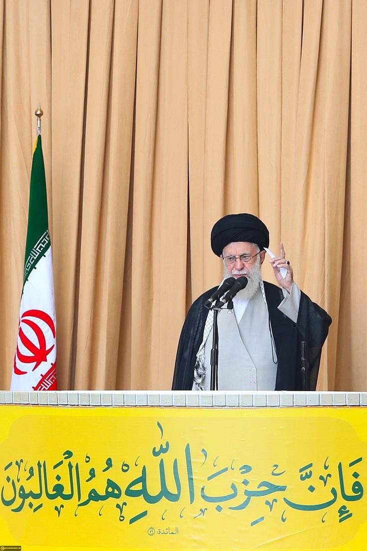 بثبات علي وشجاعة كربلاء وقف الامام الخامنئي في وجه الطغيان الصهيوني قائدا لا يلين وحفيداً لاسد الله الغالب كلماته نار ، ومواقفه زلزال وكلما ظنوا انه سيضعف ازداد بأساً حتى صار كابوسا يطارد الكيان الزائل

السلام عليك يا ابن الزهراء 🏴❤️