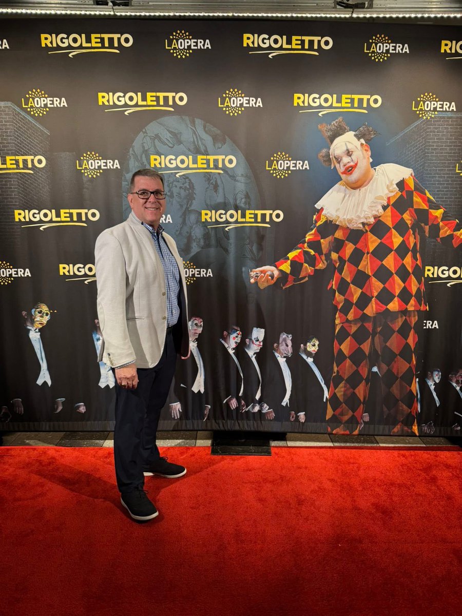 eCommerceCMO's tweet photo. Dinner at Vespaio 🍝 → Rigoletto at LA Opera 🎭
Verdi’s masterpiece hit every note: passion, betrayal, heartbreak.💔🎶
Unforgettable Opera night with amazing friends. 🌟
#LAOpera #Rigoletto #VespaioLA #LaDolceVita #OperaNight #CultureAndCuisine #ChiefMarketingExec https://t.co/44dGUdqu4n