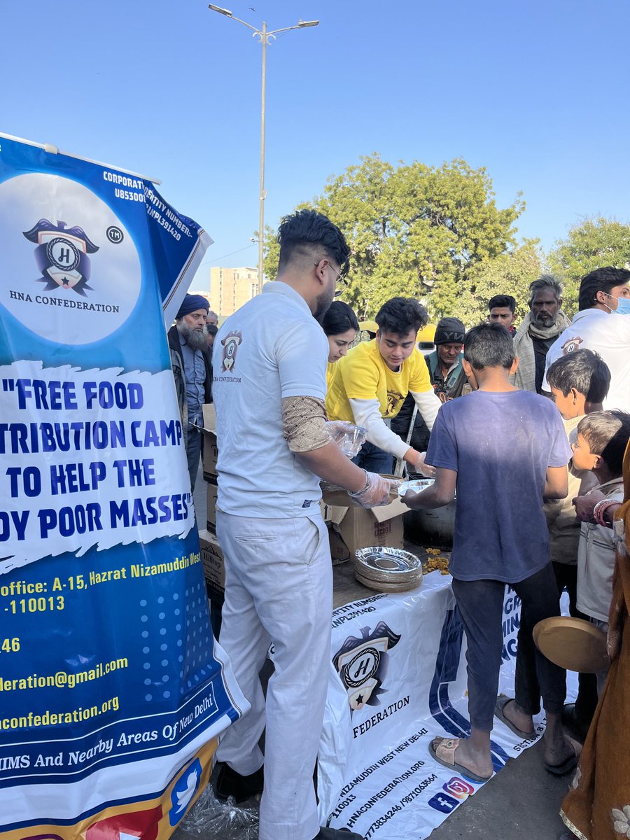 “Another impactful free food distribution drive held outside AIIMS by HNA Confederation — serving hope, one meal at a time. 🍽️❤️ #FoodForAll #HNACares #SevaWithDignity”