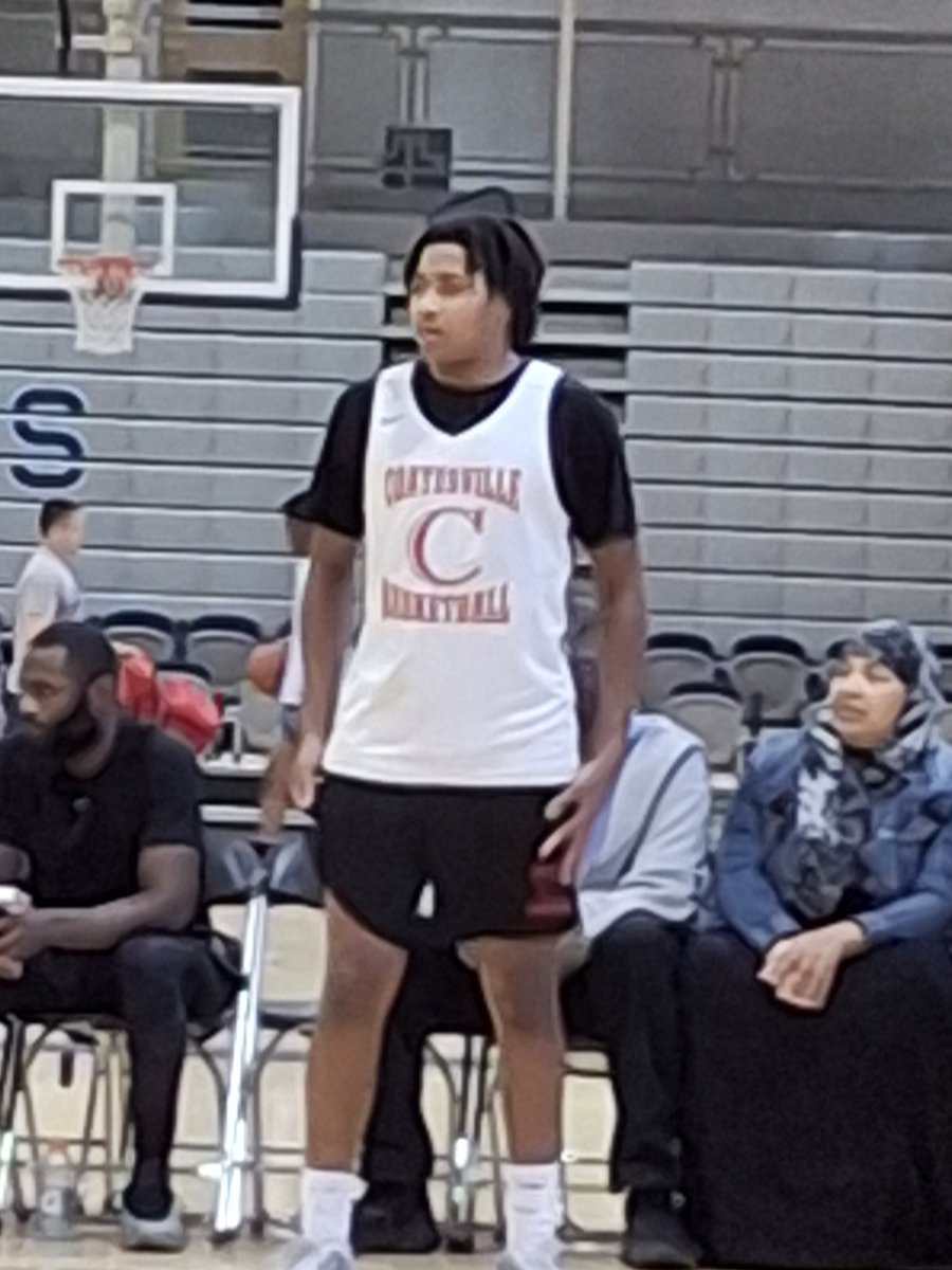 chickg3's tweet photo. Sunday afternoon Unsung guys @PhillyHSLive from Coatesville- 6'0" '27 Jahmaad Williams (p-top-l) and 6'3" '27 Jahlil Thedford (p-top-r) and from Rutgers Prep- 6'11" '26 Logan Franz (p-bottom-l) and 6'4" '28 Julian Ceberio (p-bottom-r). https://t.co/7piXfmglAW