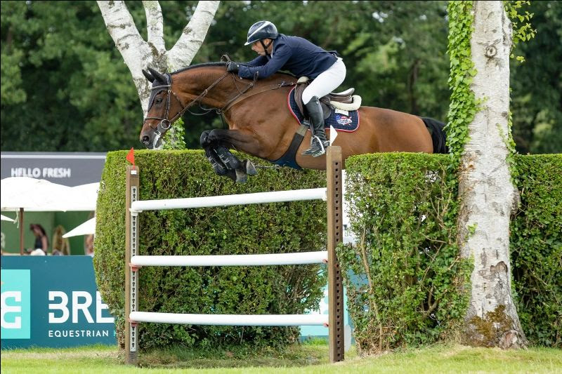 Viele Whitakers in Hickstead -  vor allem aiuf der Siegerliste - Robert Whitaker sicherte sich in Hickstead mit Gentleman VD Veldhof den erster Derbytriumpf. zurl.co/AkwM0 #hickstead #springreiten #derbyfieber