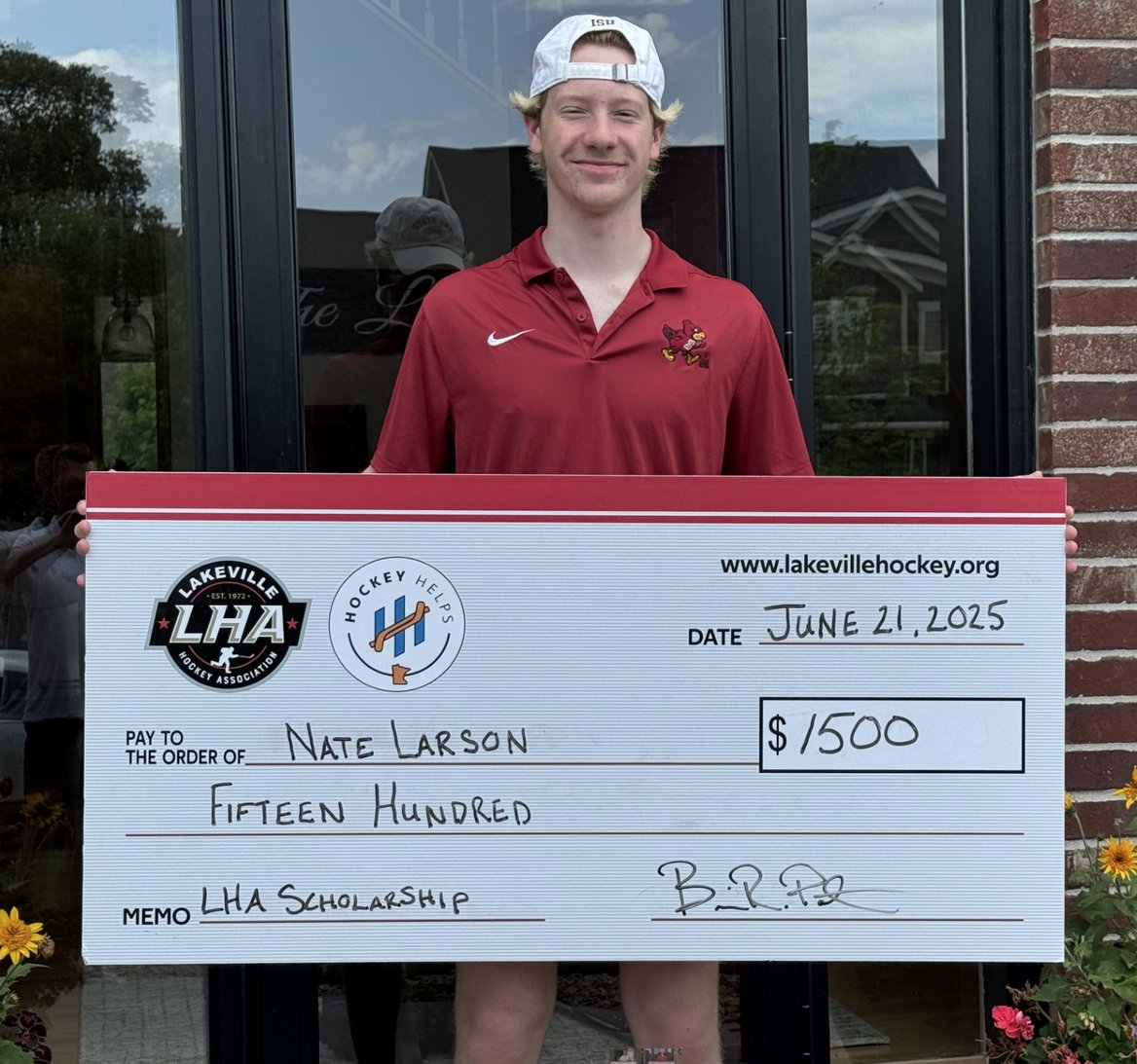 Please join us in congratulating these incredible student athletes on receiving a Hockey Helps scholarship!

Carter Mayfield from LN will be attending Baylor University to study Aviation.

Nate Larson from LS will be attending Iowa State to study Finance.