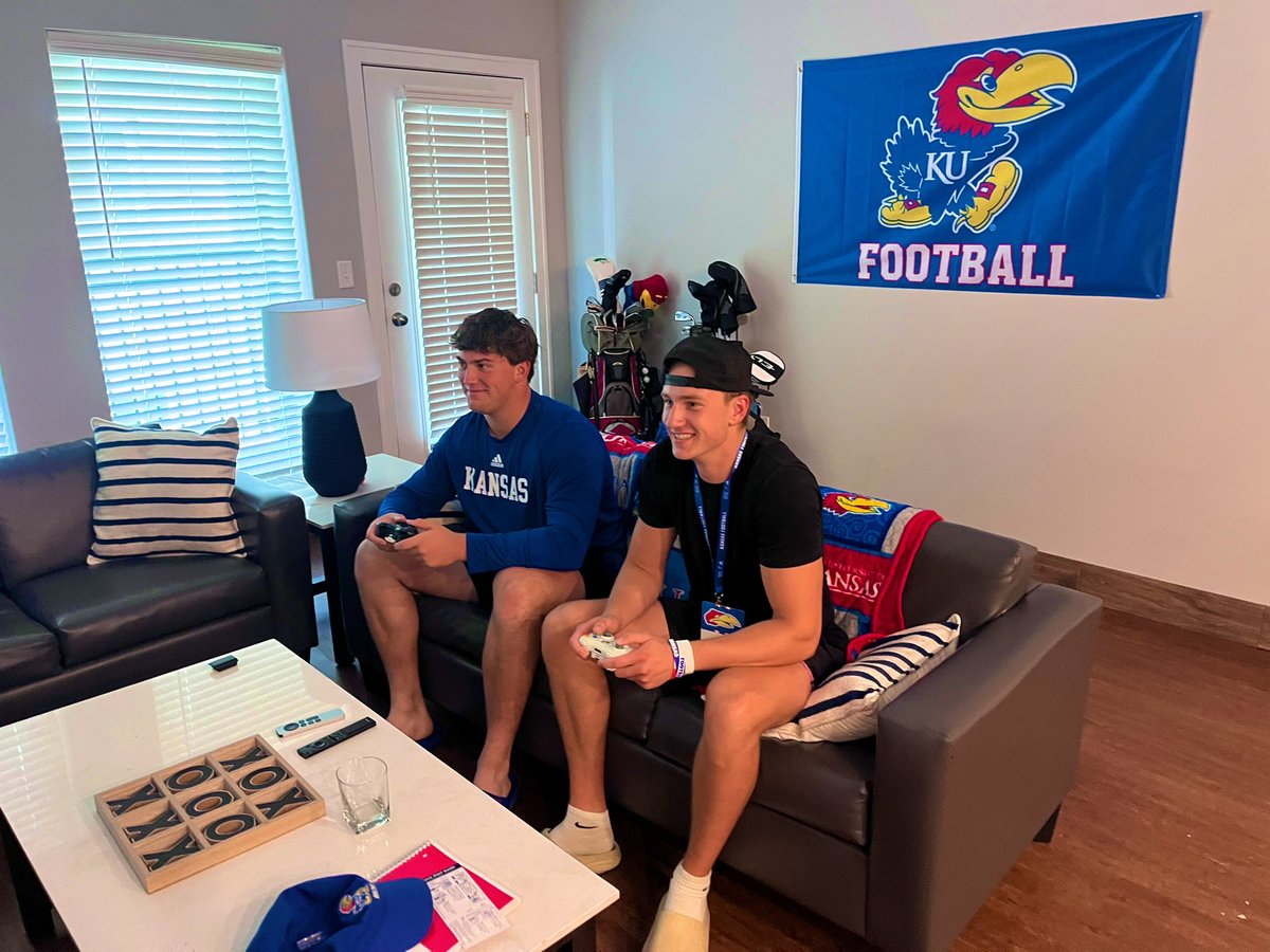landon_blum's tweet image. Thank you to the University of Kansas for a great unofficial visit!! Rock Chalk!! @KU_Football @CoachLeipold @CoachTSamuel