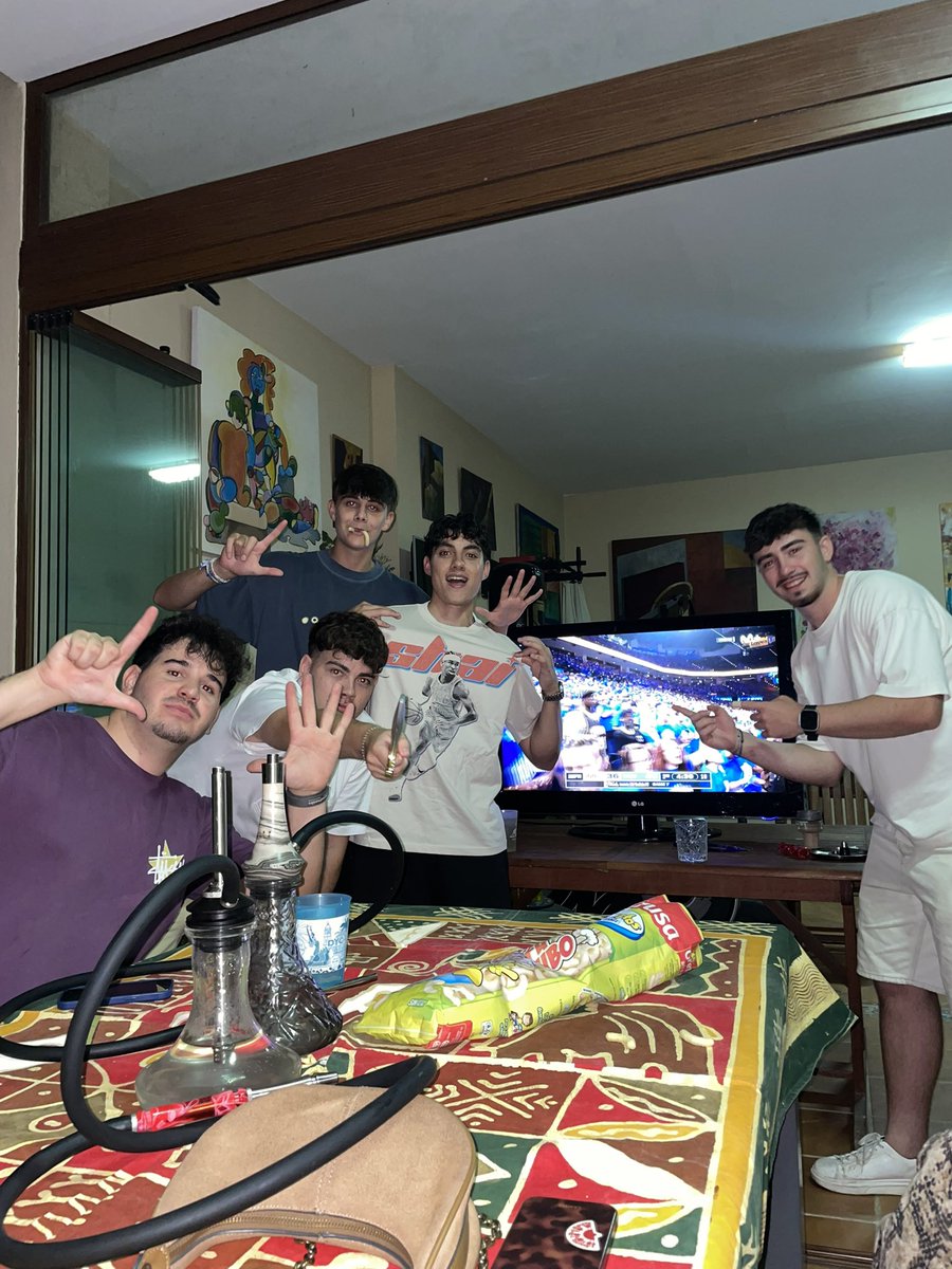 alberyules11's tweet photo. Dormir es de cobardesss 🏀 #LasFinalesDeTodaLaVida #Shai #Game7 https://t.co/eBvqYPP9k5