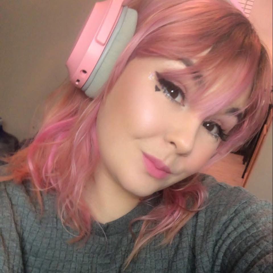 PukedKittens_'s tweet photo. Do I go back to bangs?? https://t.co/Wc0qzMN6vb