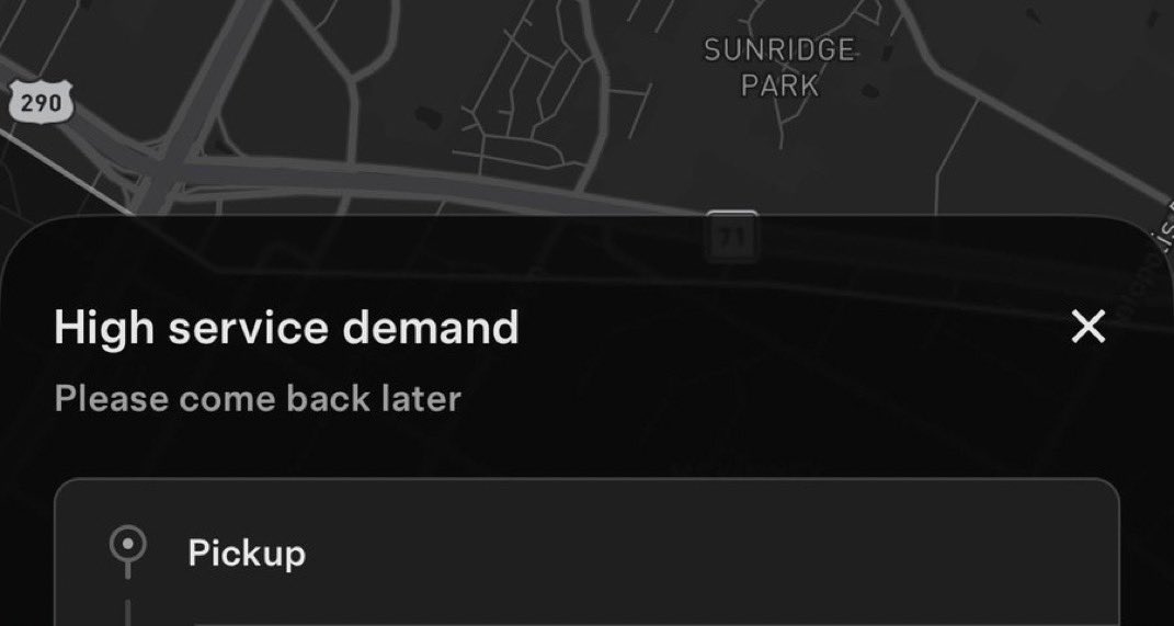 테슬라 로보택시 서비스에 대한 수요가 높습니다.