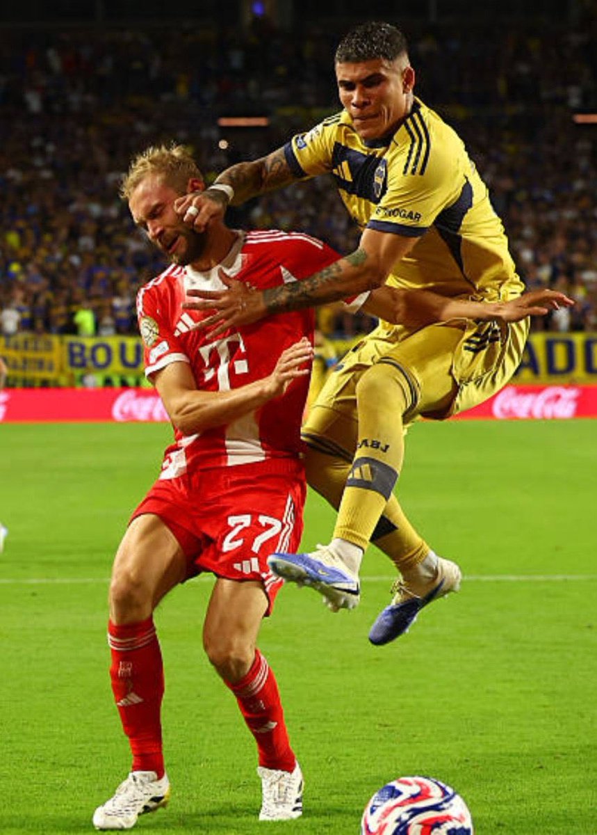Así se juega en el Club Atlético Boca Juniors. Ayrton, entendiste todo.