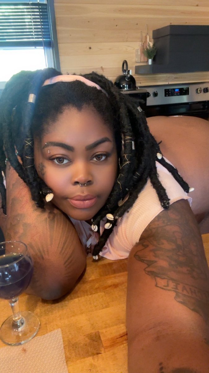 Cum on my face 💕💦