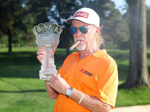 Nueva genialidad de Miguel Ángel Jiménez, remontando con dos birdies en los hoyos 17 y 18 para ganar el Kaulig Companies Championsip en el play-off, su cuarto título PGA TOUR Champions 2025 y su tercer Major senior. Revisamos su bolsa de palos PING ⛳️🏆👇 mygolfway.com/ping-miguel-an…