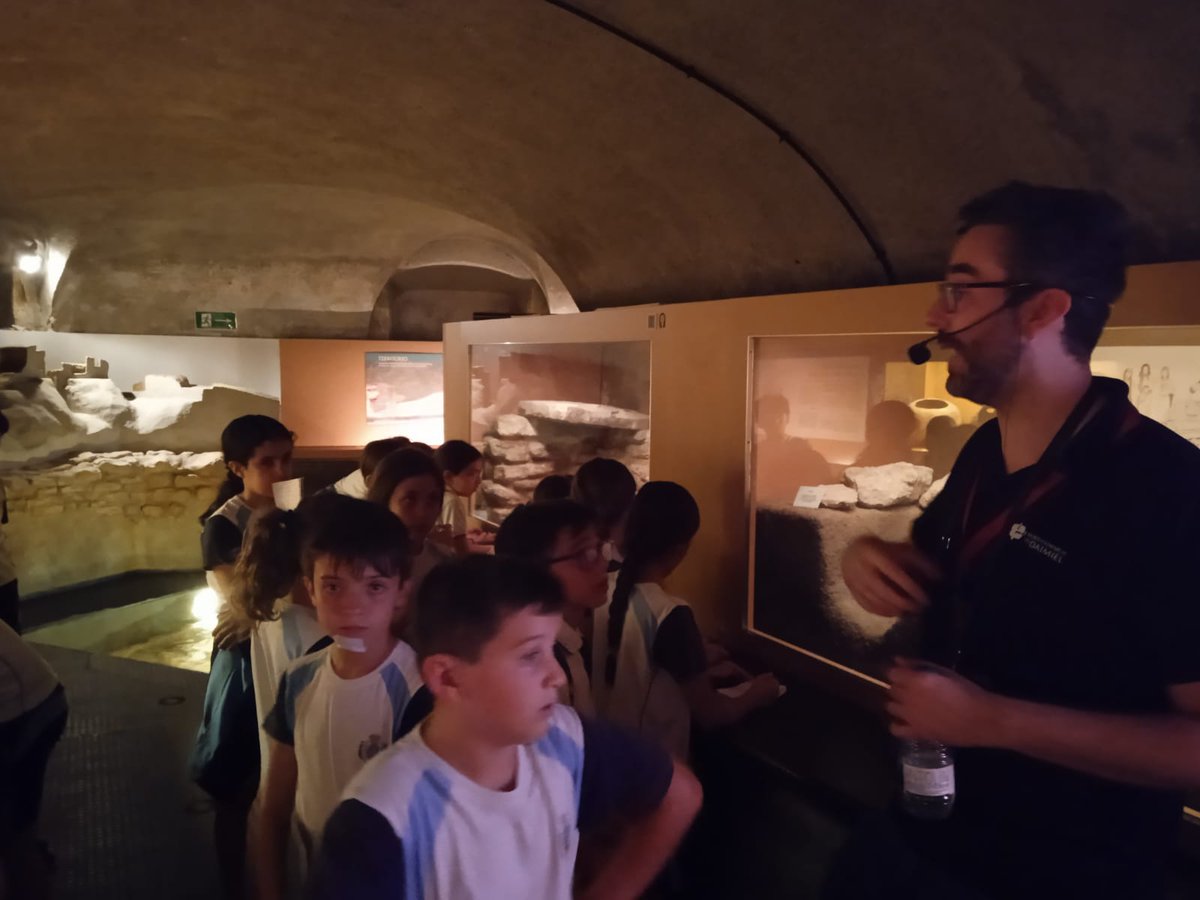DPastoraDaimiel's tweet photo. Jornadas de historia del alumnado de 4⁰EP. Visita al Museo Comarcal para conocer la Prehistoria en Daimiel y creaciones de arte rupestre.
#TesoroCompartido https://t.co/l6SKXcvO8E