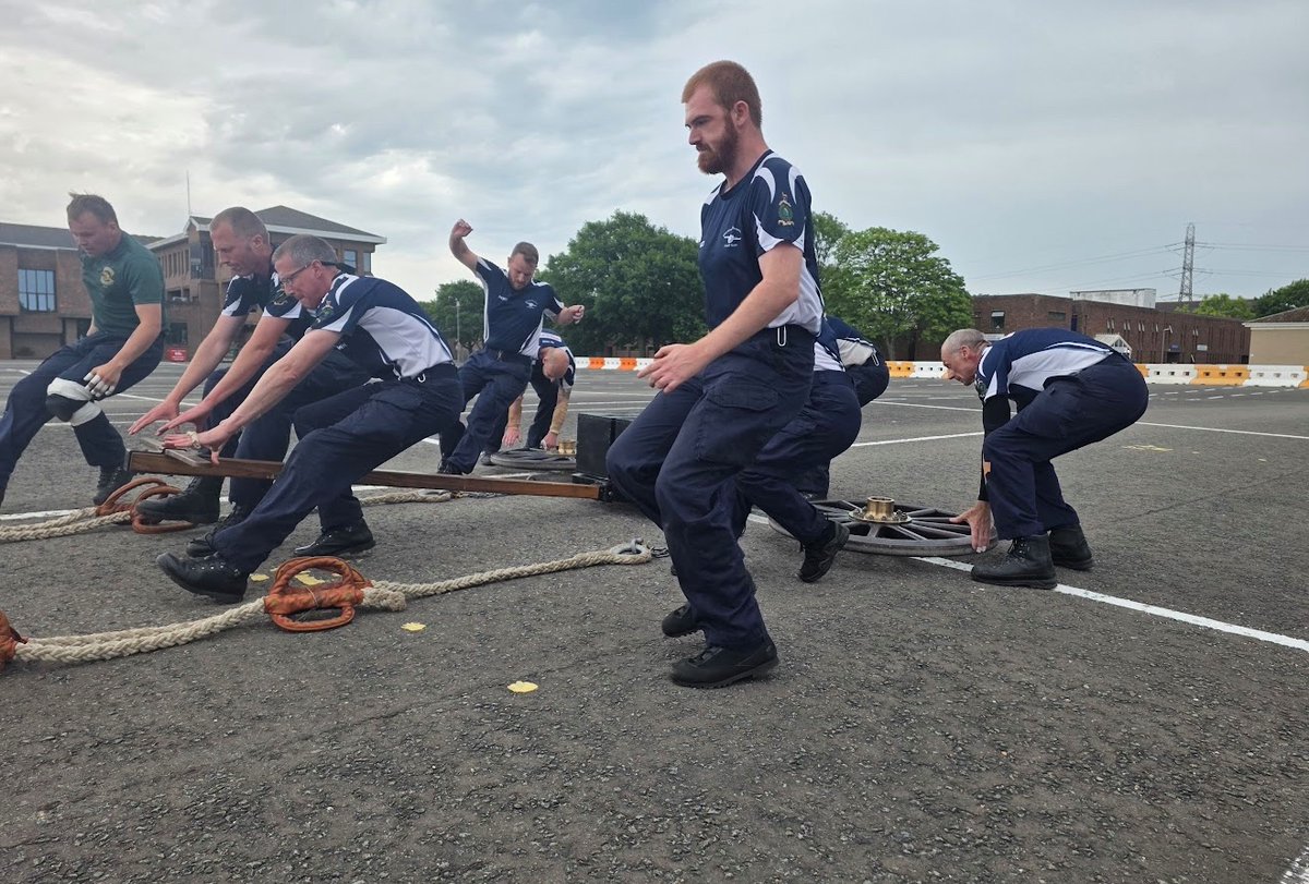 MRFGCrew's tweet image. The MRFG Crew are buzzing for HMS Collingwood’s open day this weekend!!
Catch us bringing the heat!
#letsgo @rnfieldgun @rnrmcharity